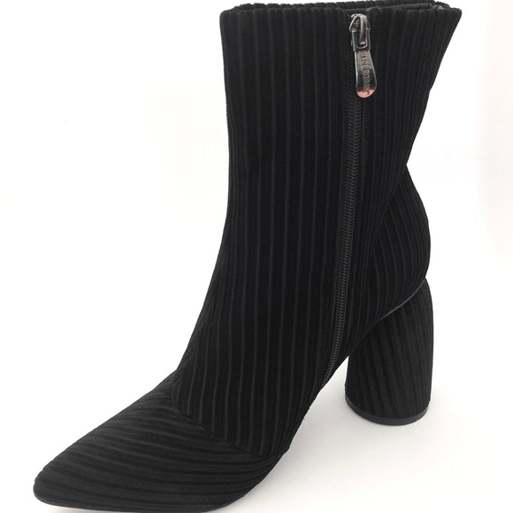 Black Ribbed Boots - Picture 3 of 5